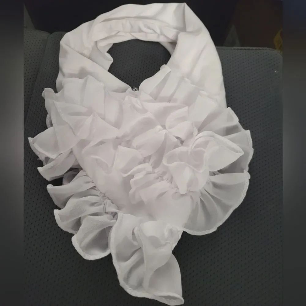 NWOT Neck Ruffle - One Size - Picture 2 of 2